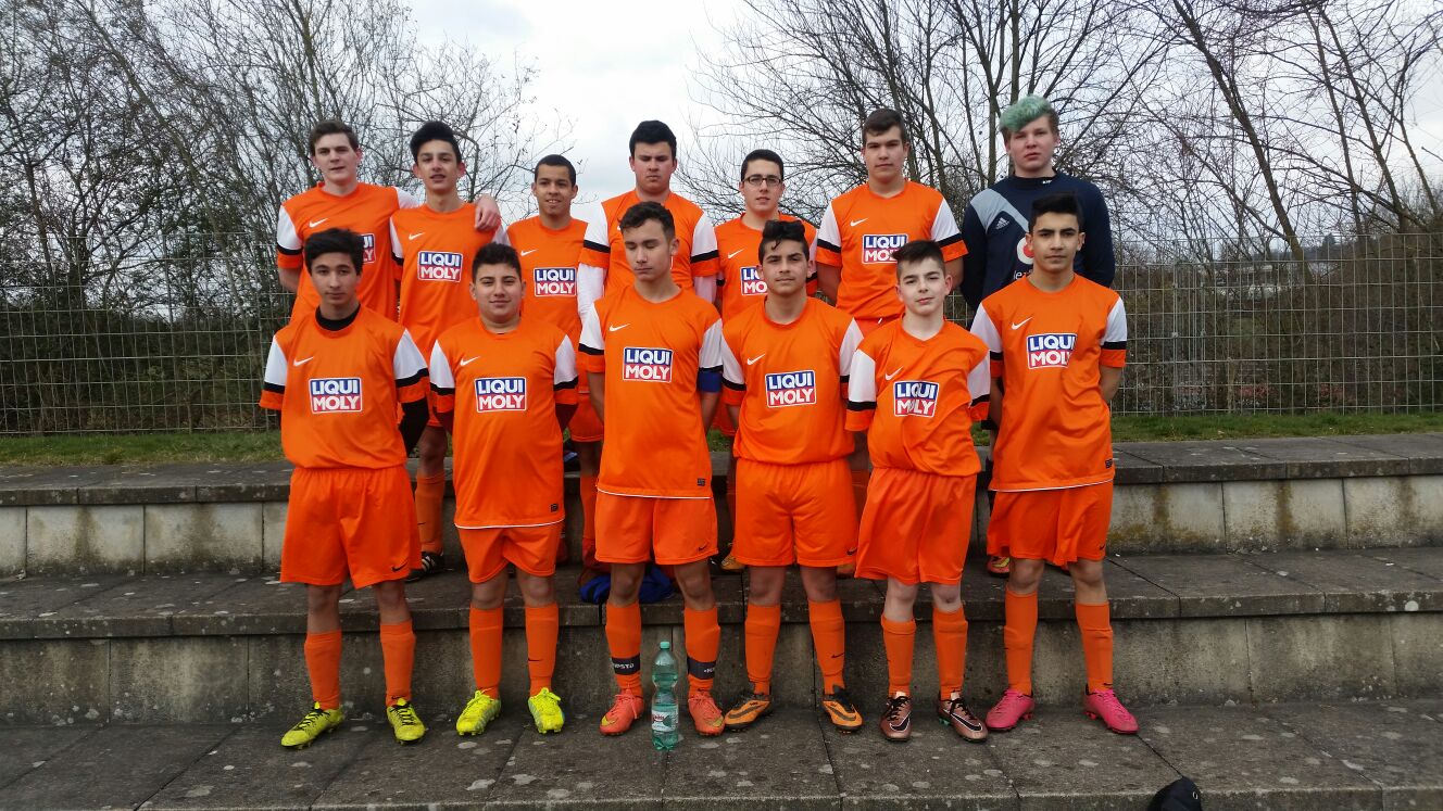 Holten einen Punkt in Oberesslingen . Unsere U17