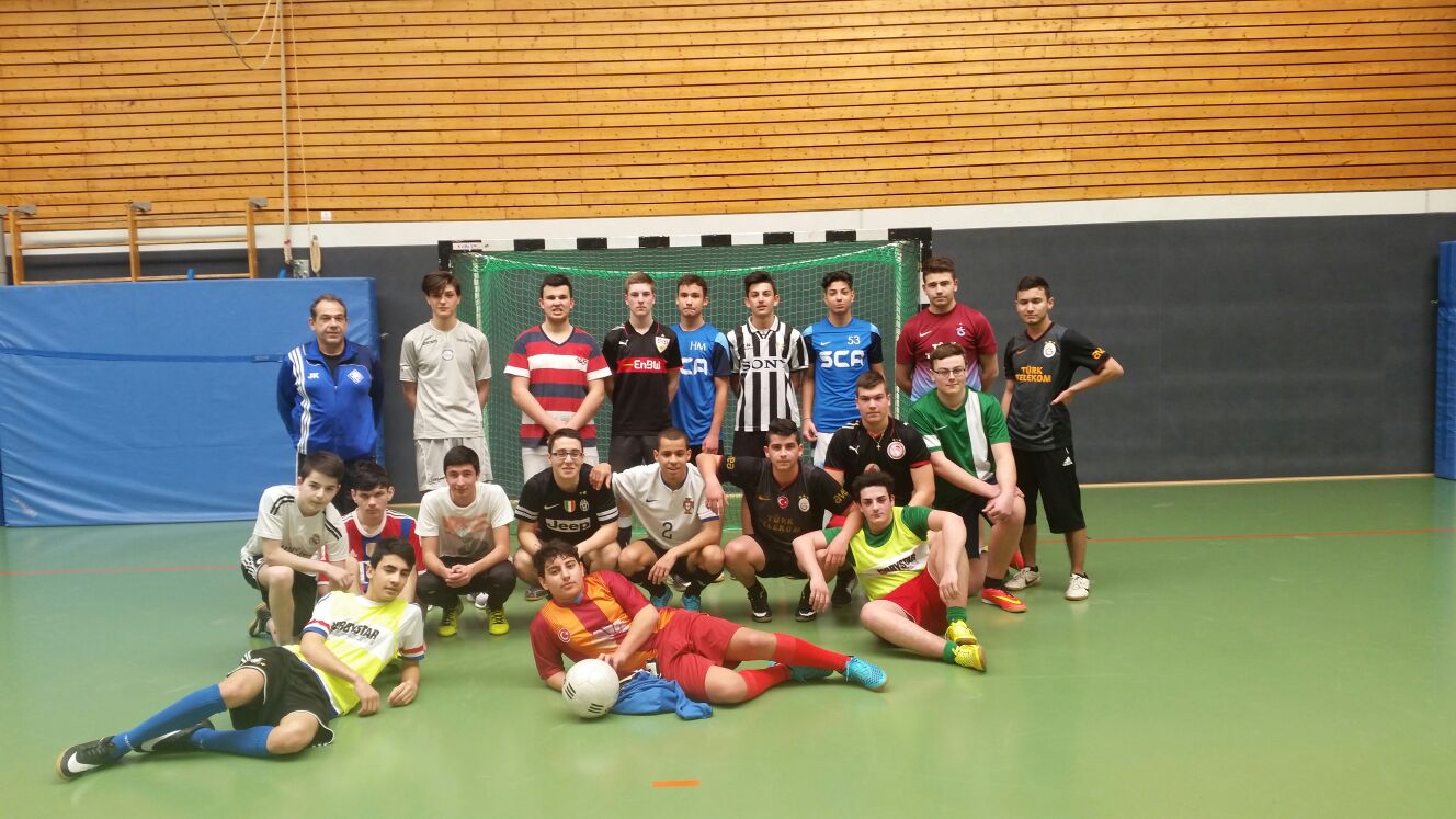 Unsere B Jugend trainierte in der Vorbereitung auch in der Sporthalle
